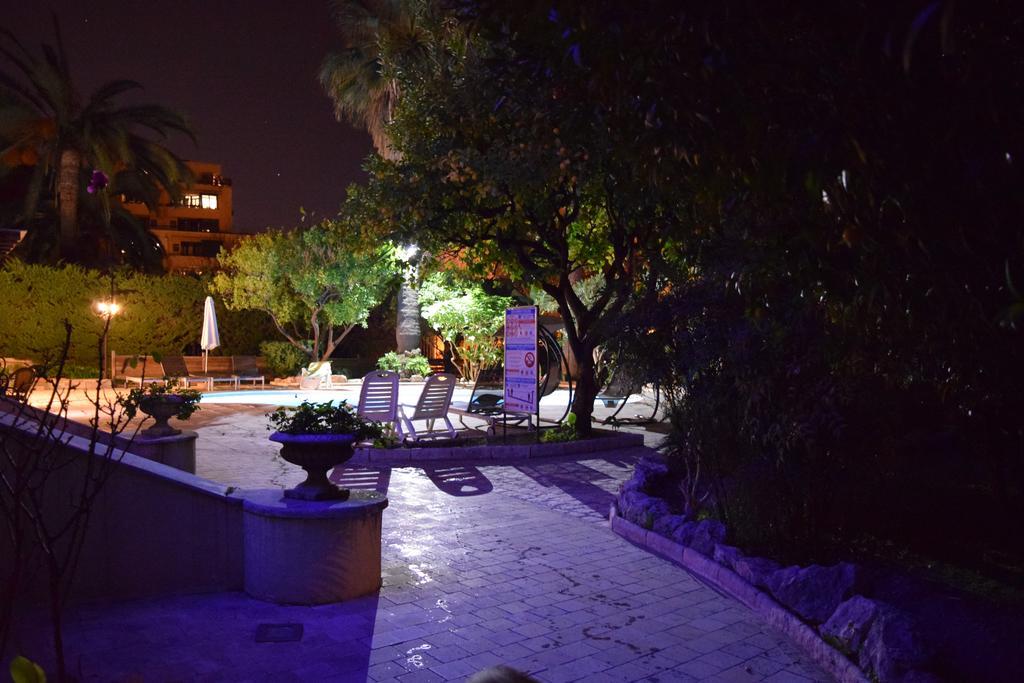 Armenonville Nice Bagian luar foto