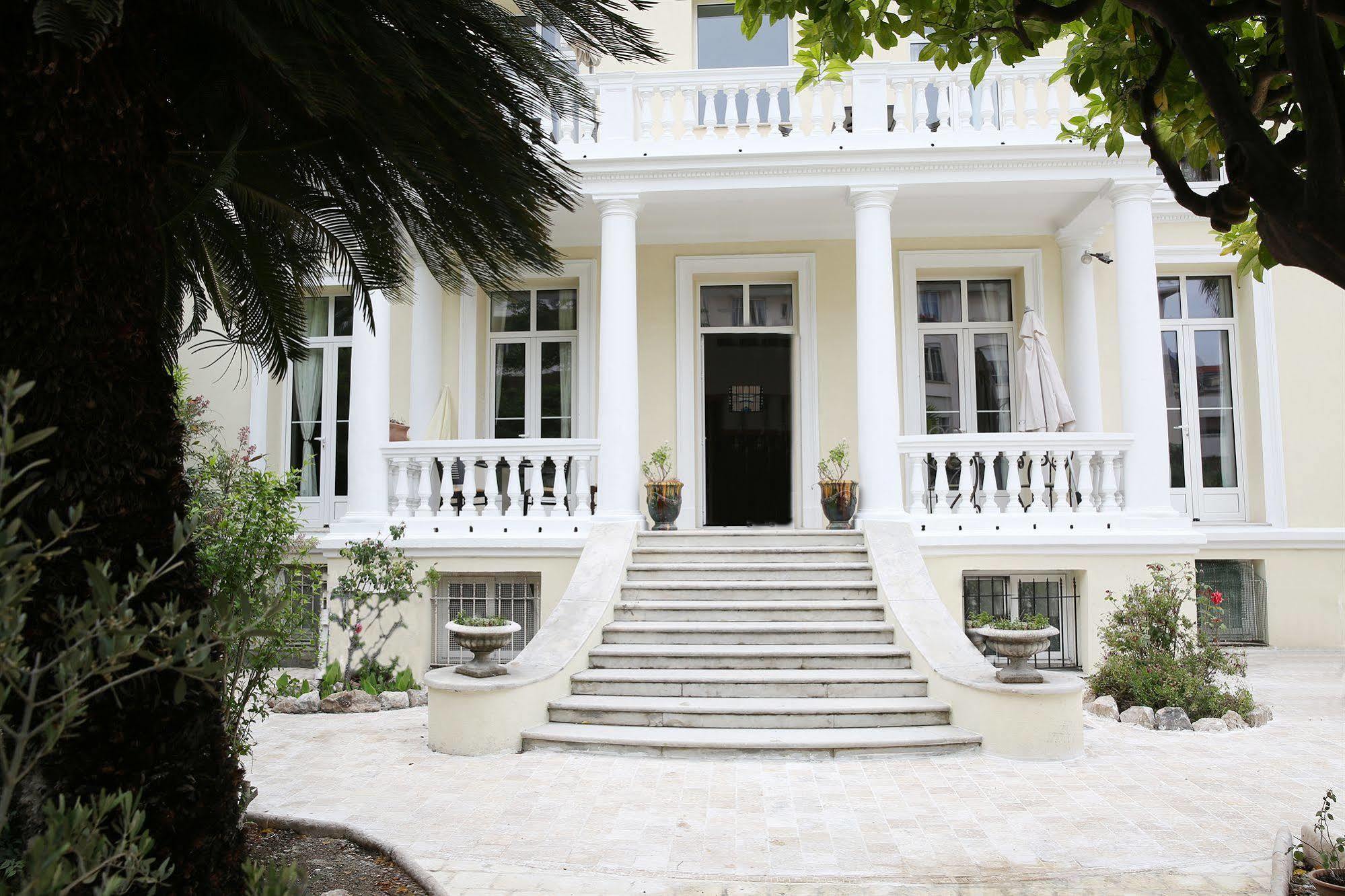 Armenonville Nice Bagian luar foto