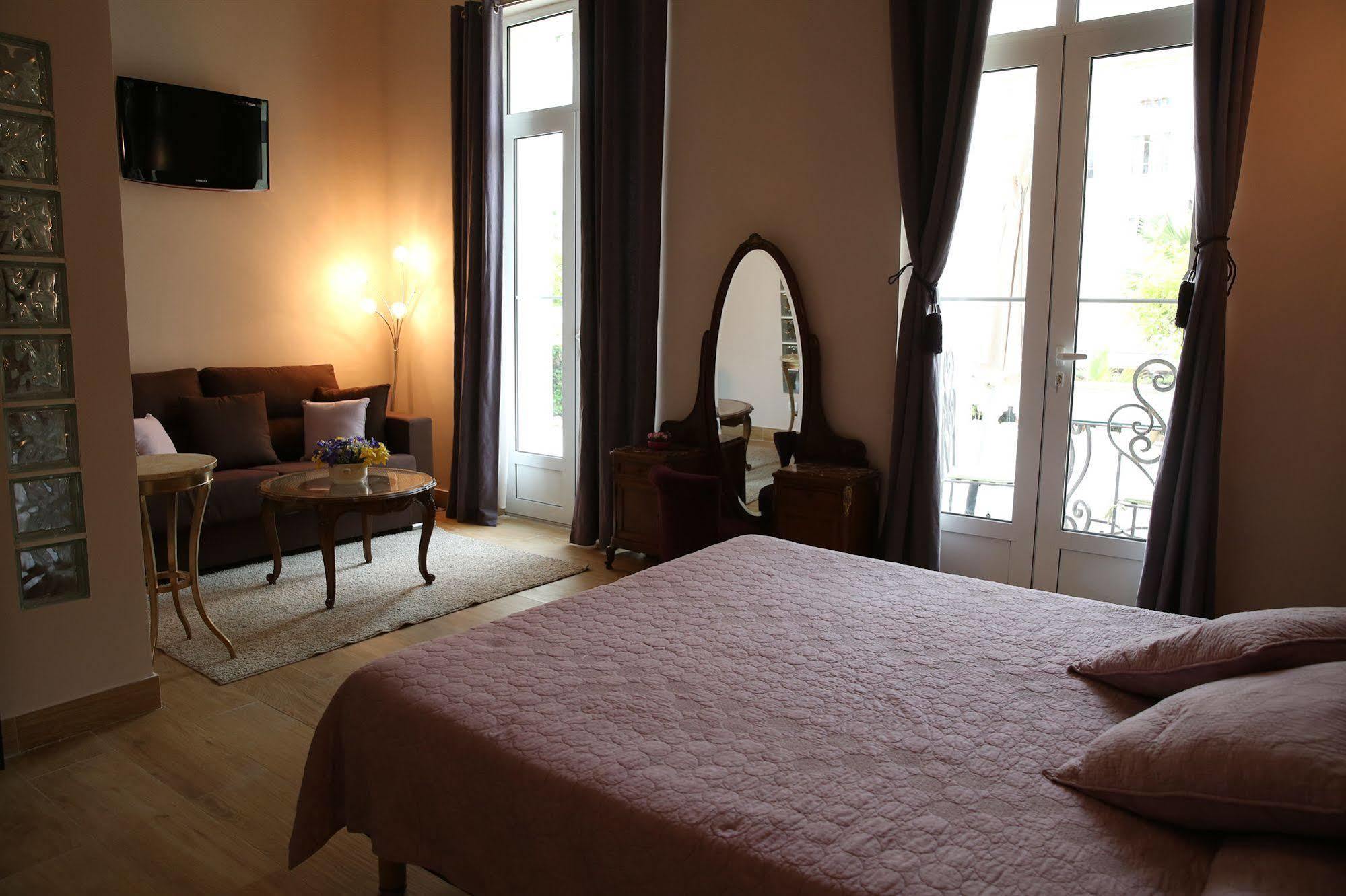 Armenonville Nice Bagian luar foto