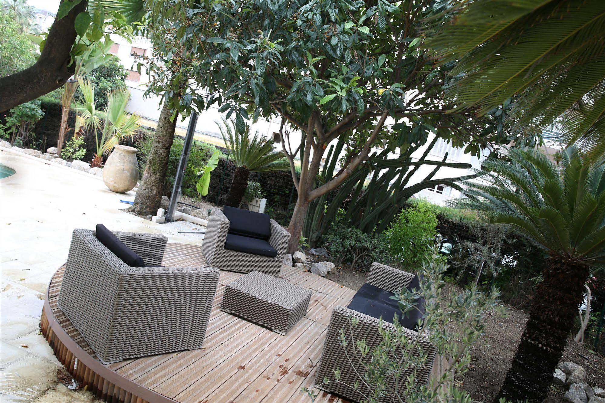 Armenonville Nice Bagian luar foto