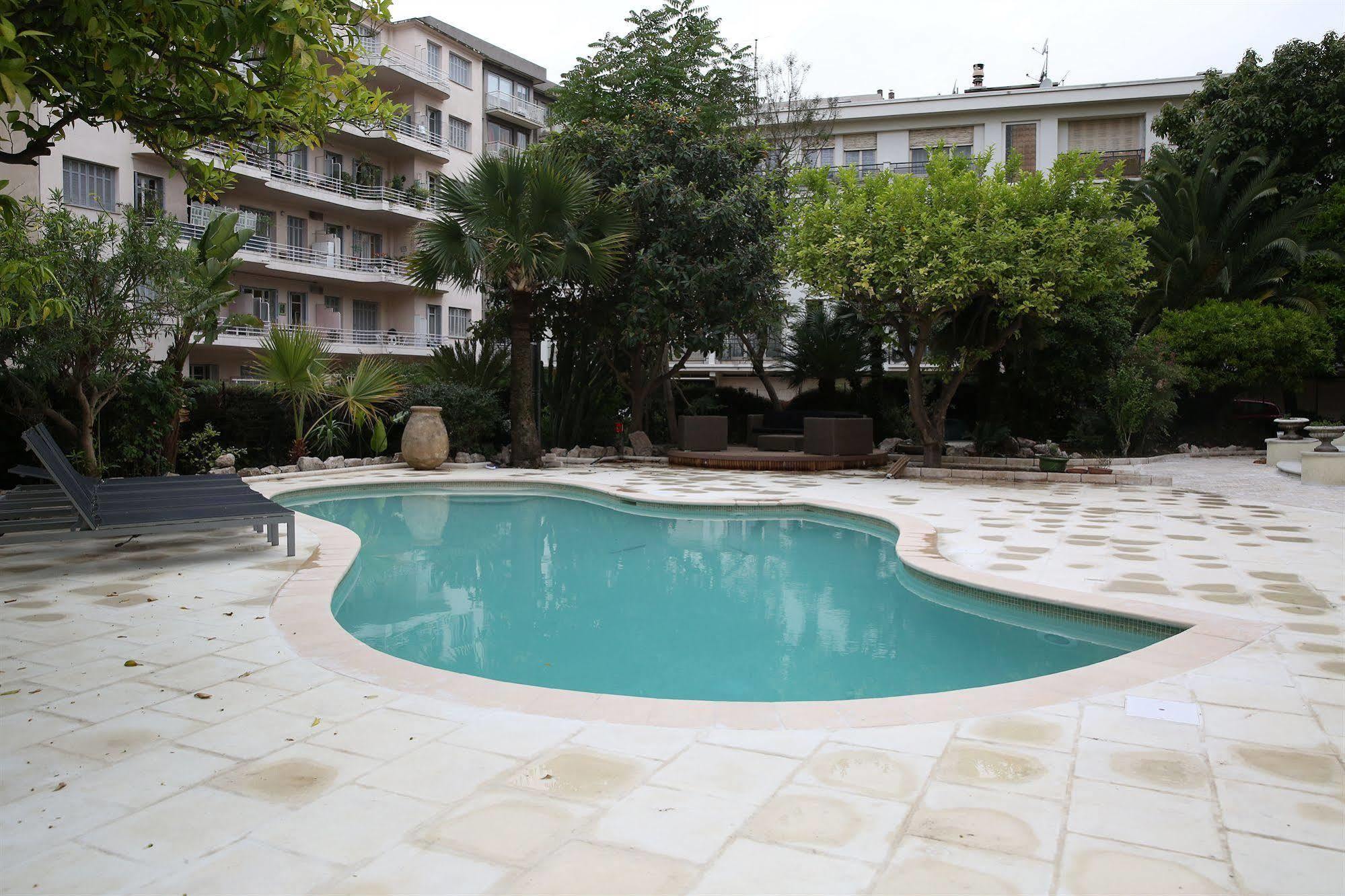 Armenonville Nice Bagian luar foto